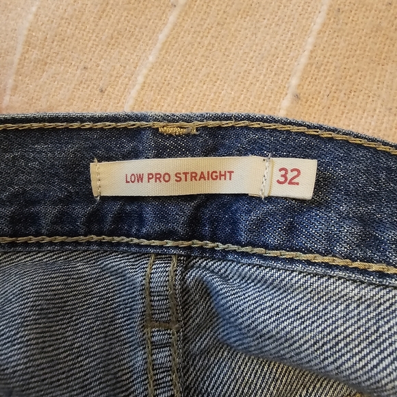 Levi's Low Pro Women's Jeans - Picture 3 of 5